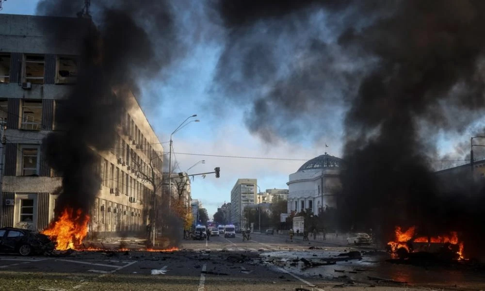 Η Ρωσία εξαπέλυσε ευρείας κλίμακας επιδρομές με πυραύλους σε όλη την Ουκρανία